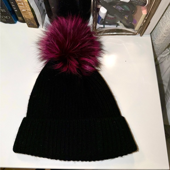 Saks Fifth Avenue Cashmere Beanie w/ Dyed Fox Pom-Pom, Never Worn - Picture 2 of 2